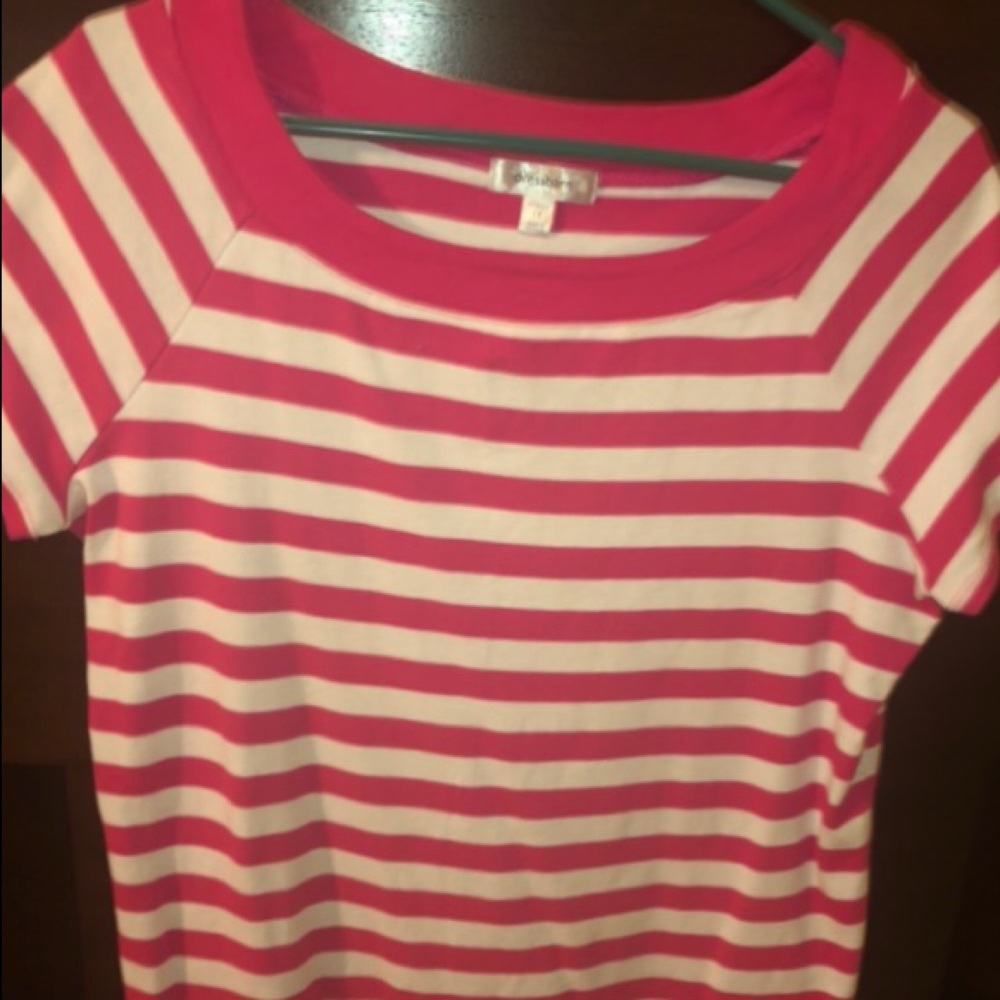 Dress Barn 1x tee-shirt. Hot pink/white stripes.